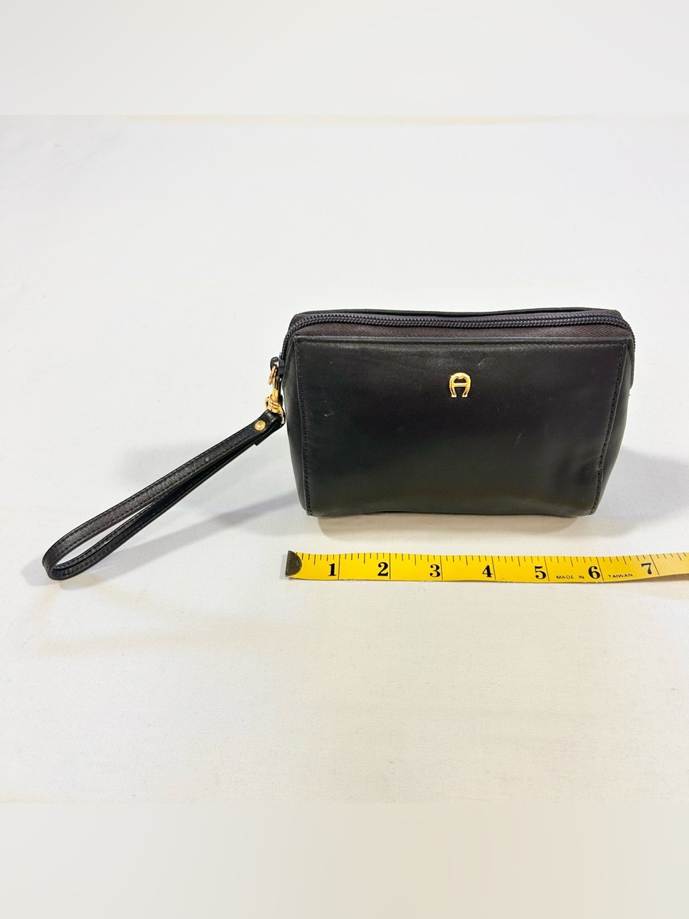 Vtg Brown Leather Etienne Aigner Wristlet Clutch Pouch Bag Gold-Tone Metal Y2K